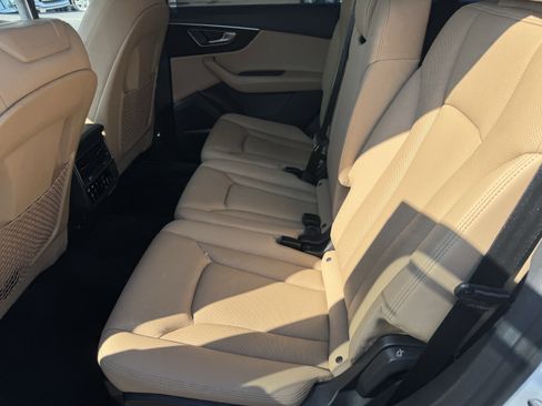 Used 2021 Audi Q7 2.0T Premium Plus w/ Executive Package image 6