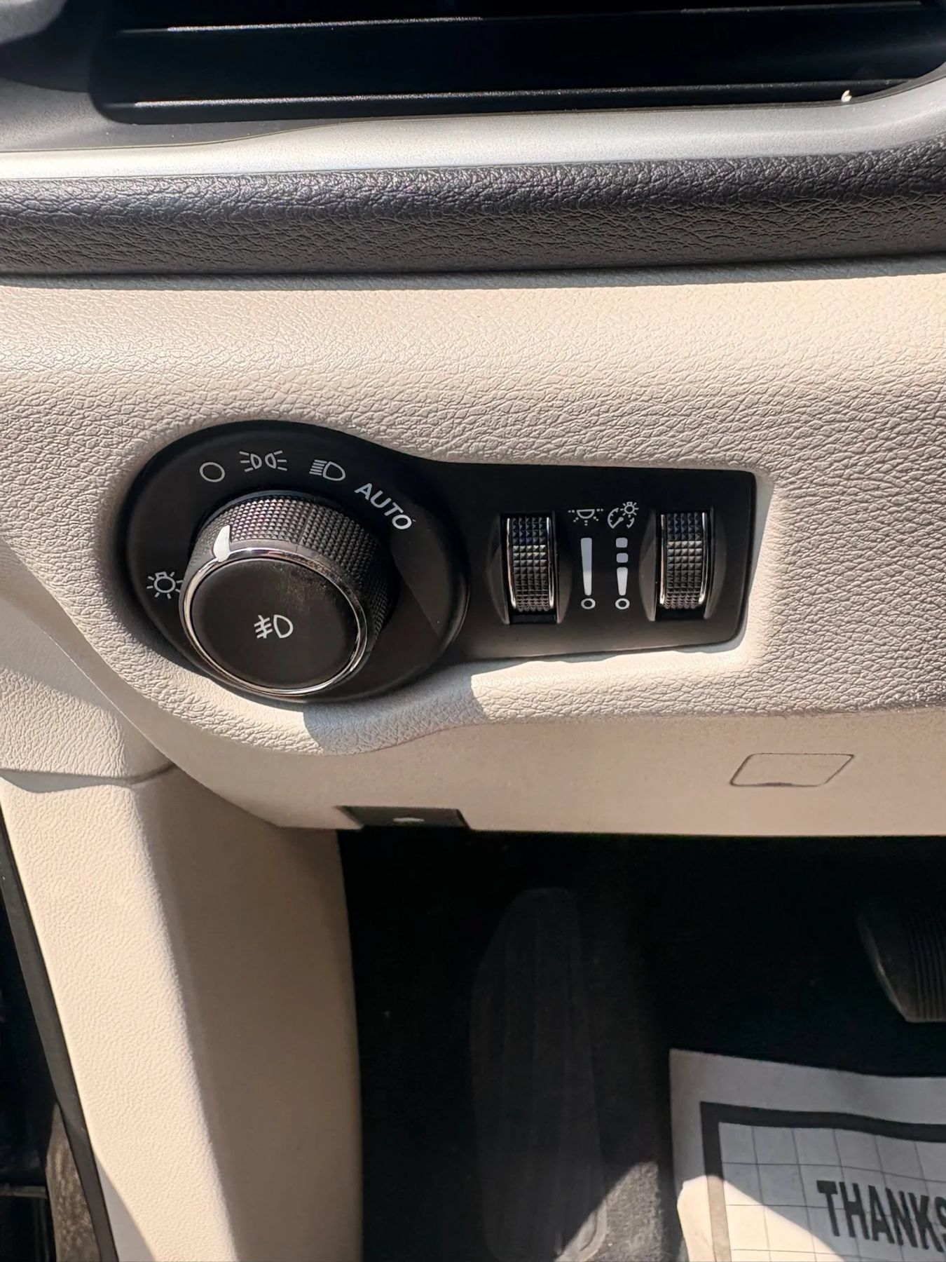 Used 2017 Chrysler Pacifica Limited w/ Advanced Safetytec Group FWD image 14