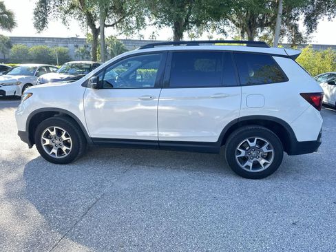 Used 2023 Honda Passport TrailSport image 3