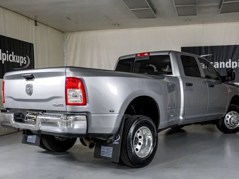Used 2024 RAM 3500 Tradesman w/ Chrome Appearance Group AWD/4WD image 8