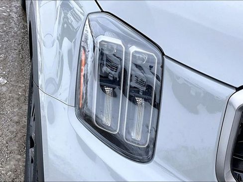 Used 2023 Kia Telluride EX X-Line image 31