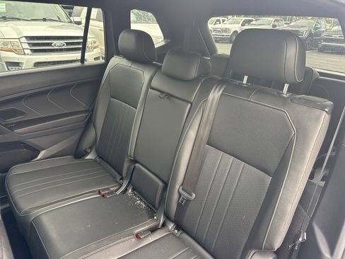Used 2023 Volkswagen Tiguan SE R-Line FWD image 11