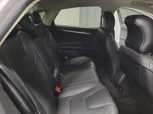 Used 2019 Ford Fusion Titanium image 21
