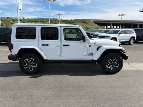 New 2026 Jeep Wrangler Unlimited Sahara AWD/4WD image 8