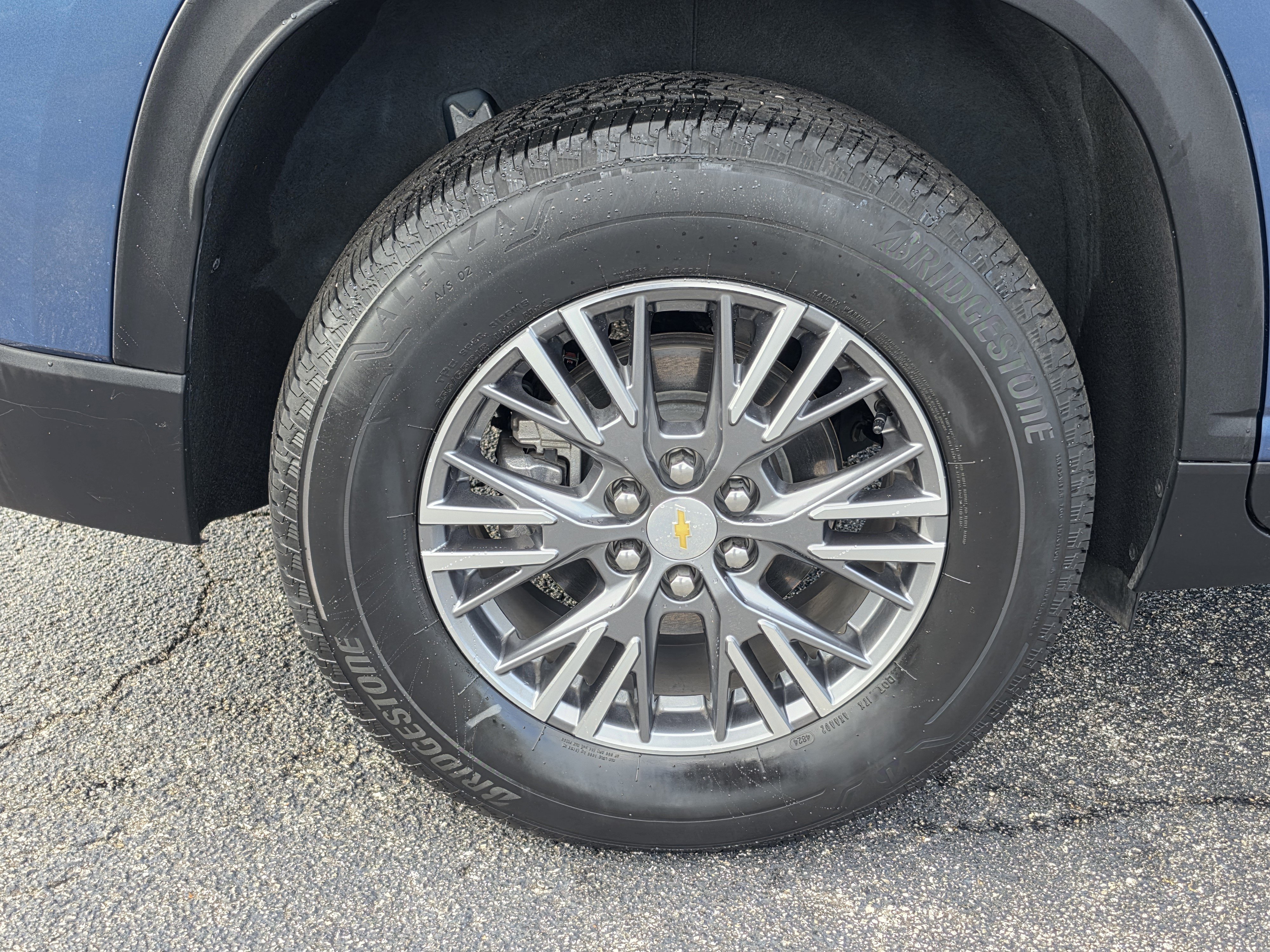 Certified 2025 Chevrolet Traverse LT FWD image 5