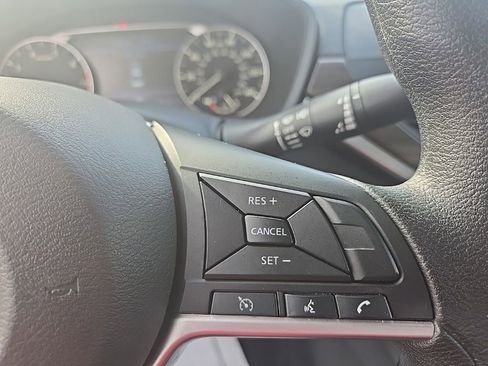 Used 2024 Nissan Altima 2.5 SV image 18