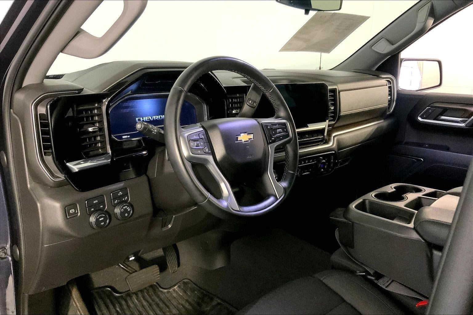 Used 2023 Chevrolet Silverado 1500 LT AWD/4WD image 14