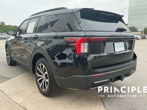 Used 2026 Ford Explorer ST-Line RWD image 9