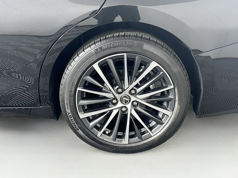 Used 2024 Lexus ES 350 w/ Premium Package image 11
