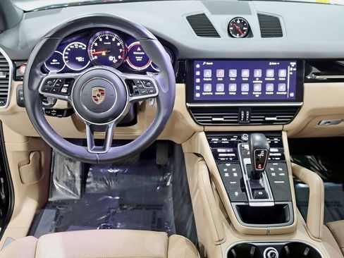 Used 2023 Porsche Cayenne image 14