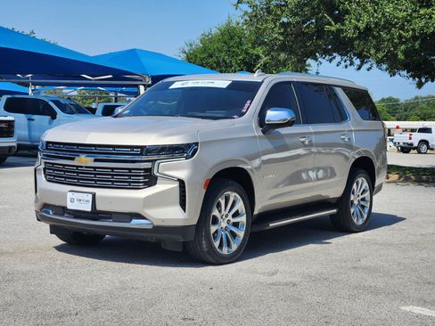 Used 2021 Chevrolet Tahoe Premier w/ Premium Package RWD image 2