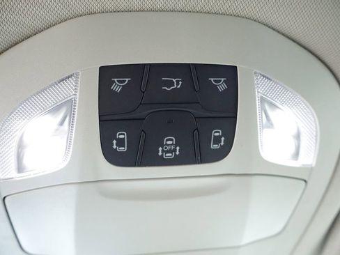 Certified 2023 Chrysler Pacifica Touring-L FWD image 41