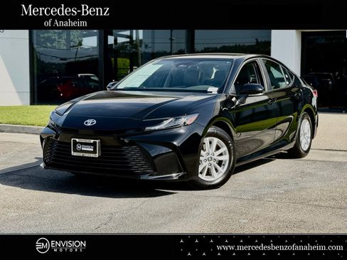 Used 2026 Toyota Camry LE w/ Convenience Package FWD image 1