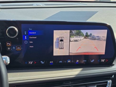 Used 2025 Chevrolet Traverse LT w/ Driver Confidence Package FWD image 18