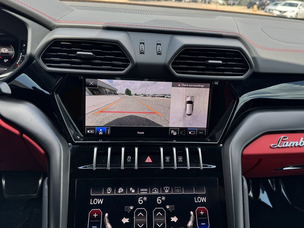 Used 2022 Lamborghini Urus AWD/4WD image 31