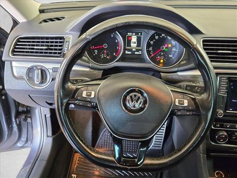 Used 2017 Volkswagen Passat 1.8T SEL Premium FWD image 12