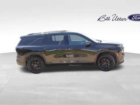 Used 2025 Chevrolet Traverse LT w/ Midnight/Sport Edition FWD image 4