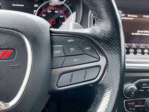 Used 2019 Dodge Charger SXT w/ Cold Weather Package AWD/4WD image 18