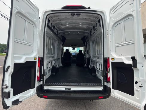 Used 2025 Ford Transit 250 148 High Roof Extended RWD image 34