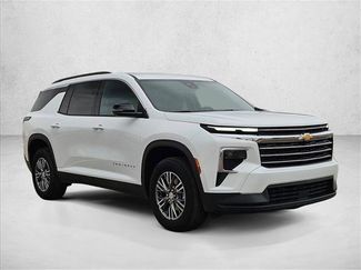 Used 2025 Chevrolet Traverse LT video 3