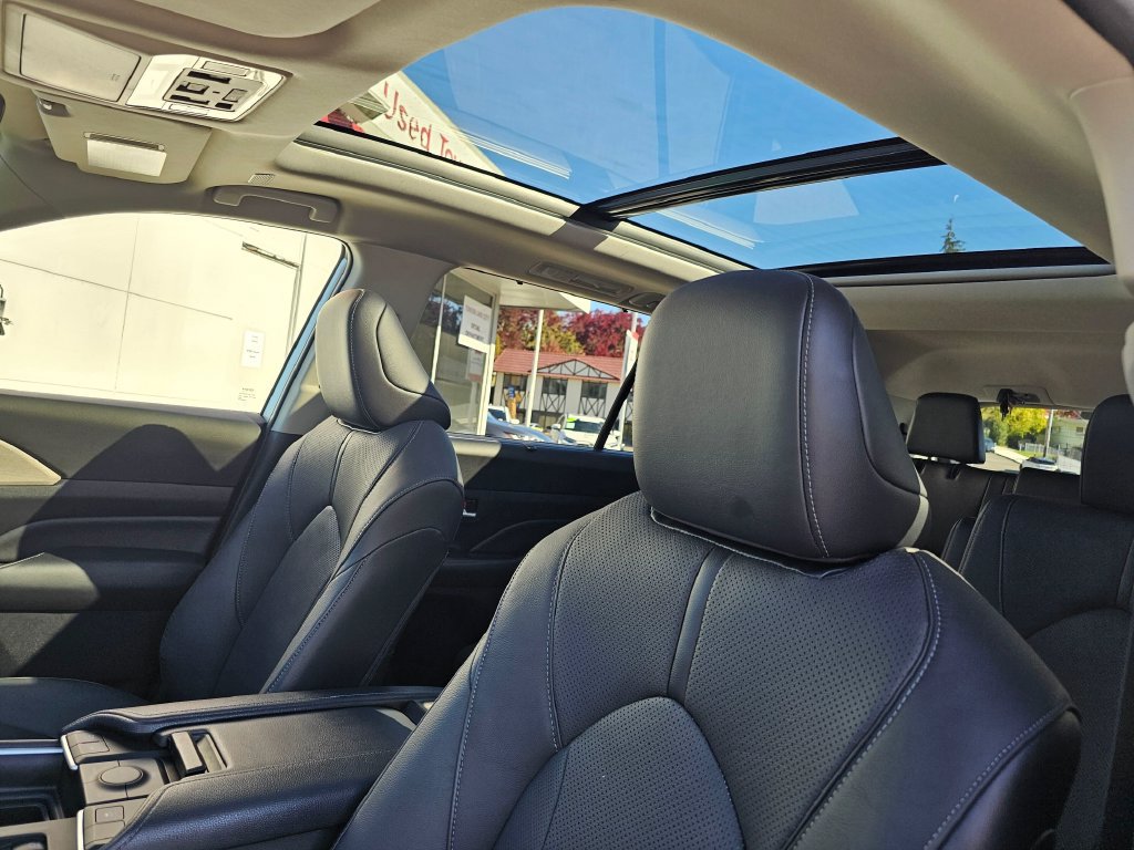 Used 2024 Toyota Grand Highlander AWD Hybrid image 21