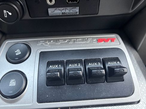 Used 2011 Ford F150 Raptor image 12