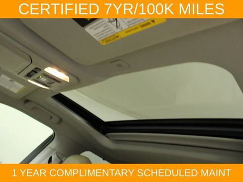 Used 2023 Toyota Highlander XLE FWD image 28