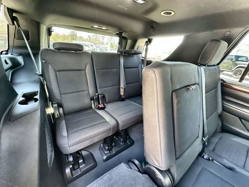 Used 2022 GMC Yukon SLE w/ Gmc Pro Safety Plus Package image 26