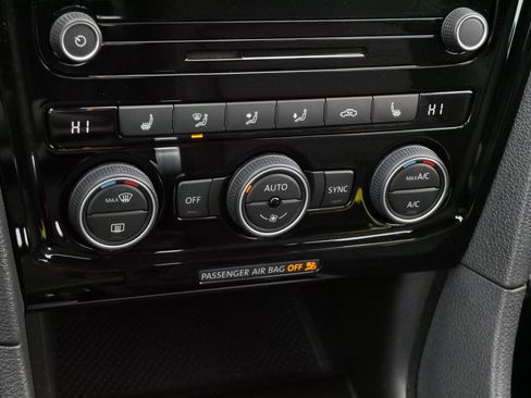 Certified 2022 Volkswagen Passat 2.0T SE FWD image 24
