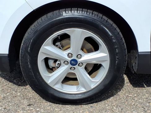 Used 2020 Ford Edge SE FWD image 9
