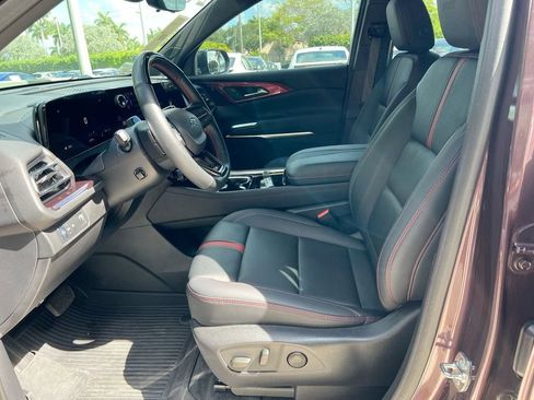 Used 2024 Chevrolet Traverse RS w/ LPO, Floor Liner Package FWD image 12