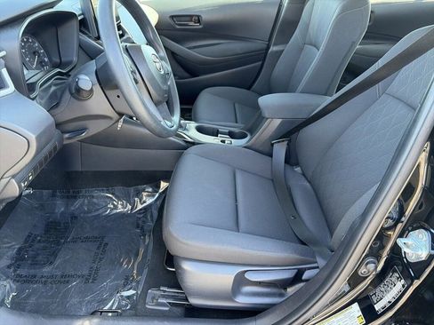 Used 2025 Toyota Corolla LE image 27