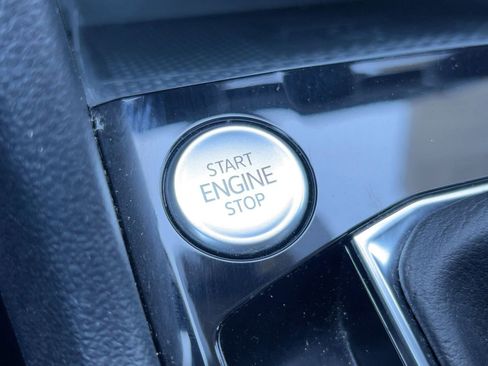 Used 2022 Volkswagen Taos SEL image 27