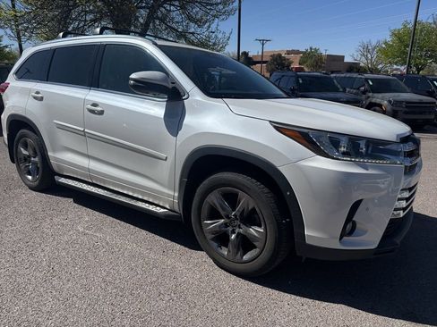 Used 2017 Toyota Highlander Limited Platinum w/ Carpet Mat Package image 4