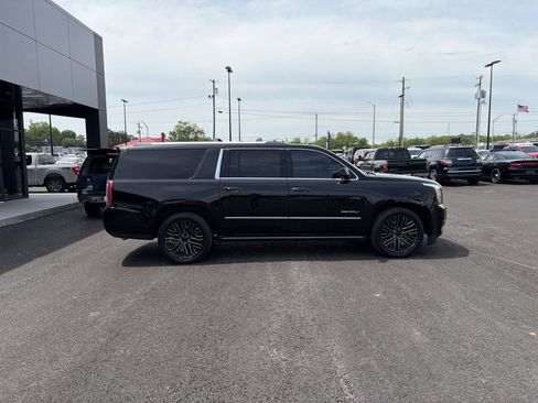Used 2018 GMC Yukon XL Denali w/ Denali Ultimate Package AWD/4WD image 2