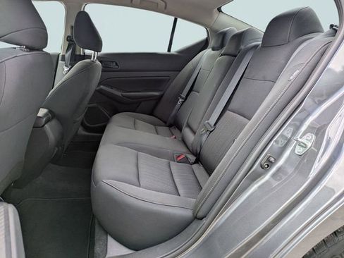 Used 2024 Nissan Altima 2.5 SV FWD image 13