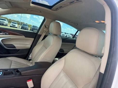 Used 2016 Buick Regal Premium FWD image 9