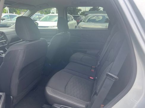 Certified 2024 Nissan Pathfinder SV AWD/4WD image 34