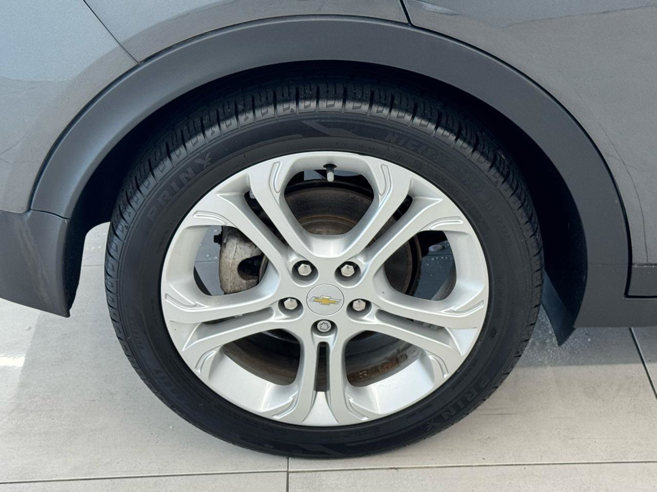 Used 2020 Chevrolet Bolt LT FWD image 33