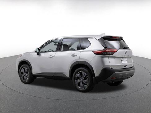 Used 2025 Nissan Rogue SV FWD image 7