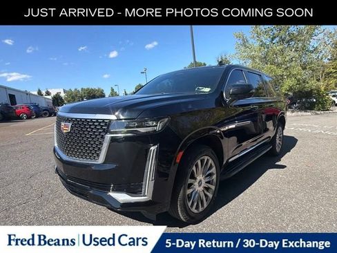 Used 2023 Cadillac Escalade ESV Premium Luxury AWD/4WD image 3
