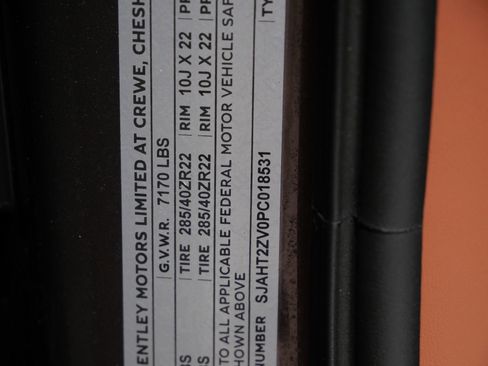 Used 2023 Bentley Bentayga Extended Wheelbase image 27