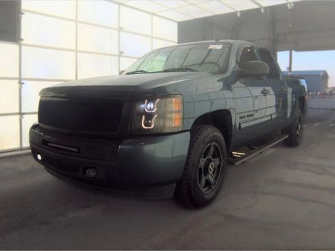 Used 2011 Chevrolet Silverado 1500 LS RWD image 1
