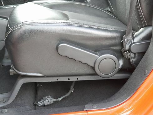 Used 2016 Jeep Wrangler Unlimited Sport image 14