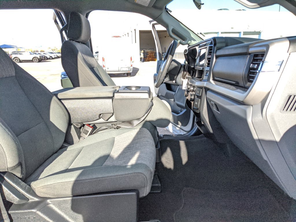 Certified 2025 Ford F250 XLT w/ FX4 Off-Road Package AWD/4WD image 18