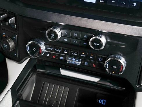 Used 2024 Ford F250 Limited w/ FX4 Off-Road Package AWD/4WD image 13