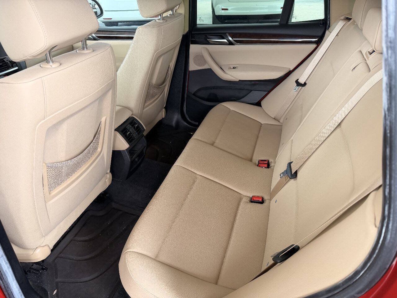 Used 2017 BMW X3 sDrive28i RWD image 9