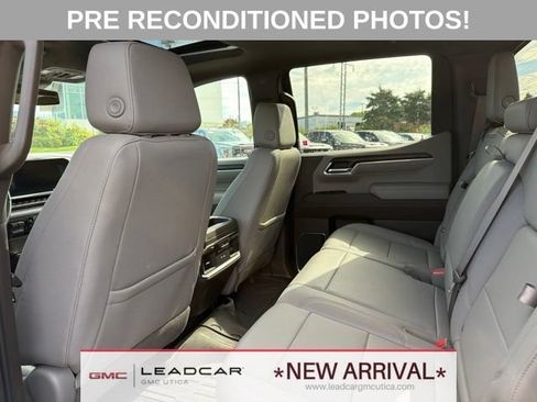 Used 2023 GMC Sierra 1500 SLT w/ SLT Premium Plus Package AWD/4WD image 18