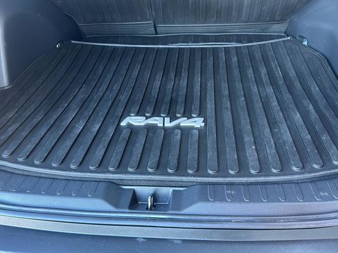 Certified 2019 Toyota RAV4 XLE image 11