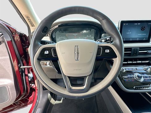 Used 2021 Lincoln Corsair Standard image 11